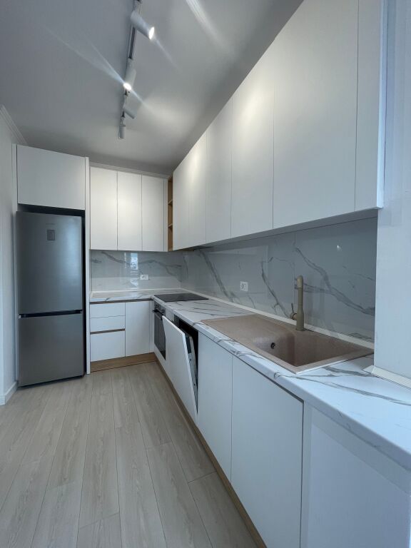 Apartament 1+1 Me Qera tek Petro Nini