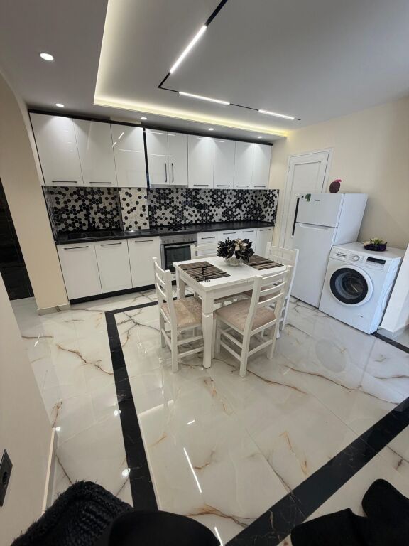 APPARTAMENTO IN AFFITTO 2+1+2 VIA ELBASANIT 80.000 LEKE FH-79913