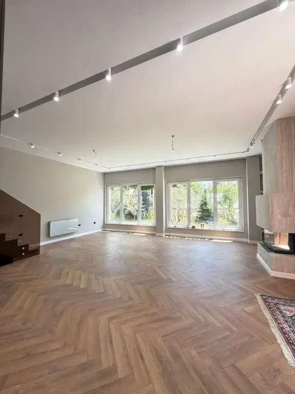 🏡 Vila me Pishine per qira – Rolling Hills Residence