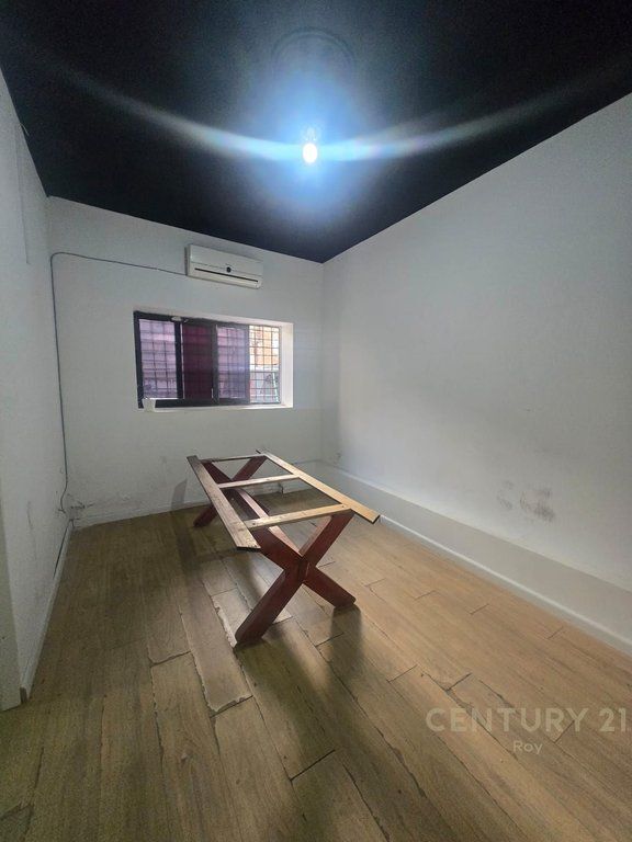 BUSINESS UNIT FOR SALE BUSINESS NEAR DURRES TRAIN STATION !!!