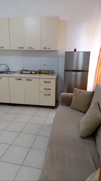 Appartamento 1+1 .28000 leke.Città studente