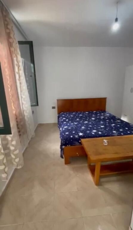 Garsoniere me qera - Vasil Shanto, prane shkolles 9 vjecare Vasil Shanto