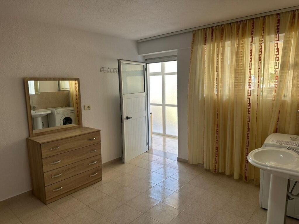 Affitto | Shtëpi private 1 + 1 | Ali Demi | 350 €/mese
