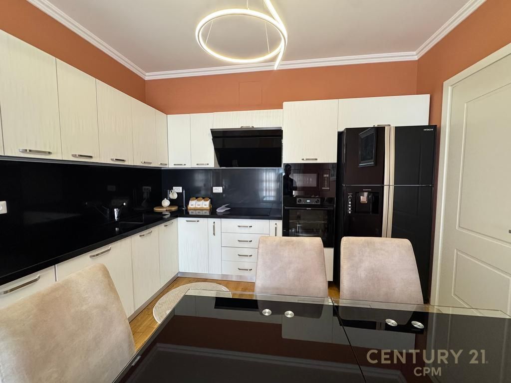 Apartament 2+1 + 2 poste parkimi me qira prane Bulevardit Zogu 1! smart143211