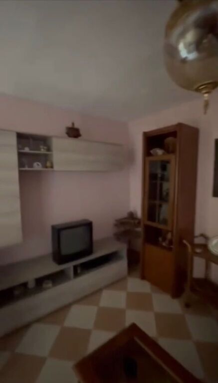 APARTAMENT 2+1 NE SHITJE PERBALL MATERNITETIT TE RI