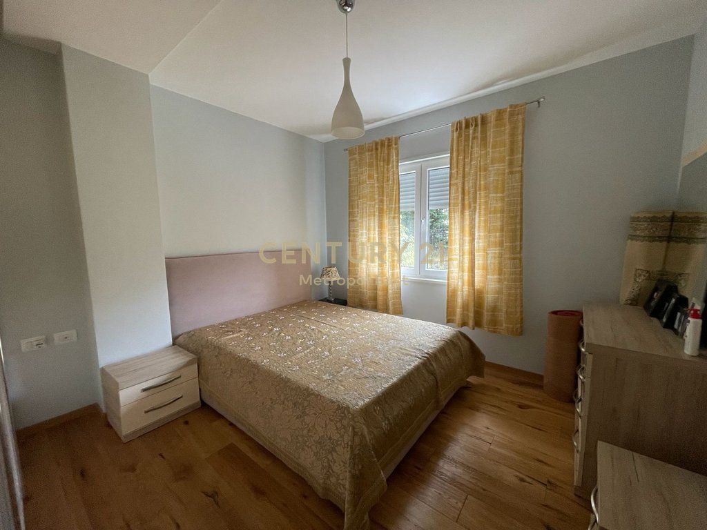 Jepet me qira Apartament Elegant 1+1 me Parkim vetëm 2 Minuta nga TEG