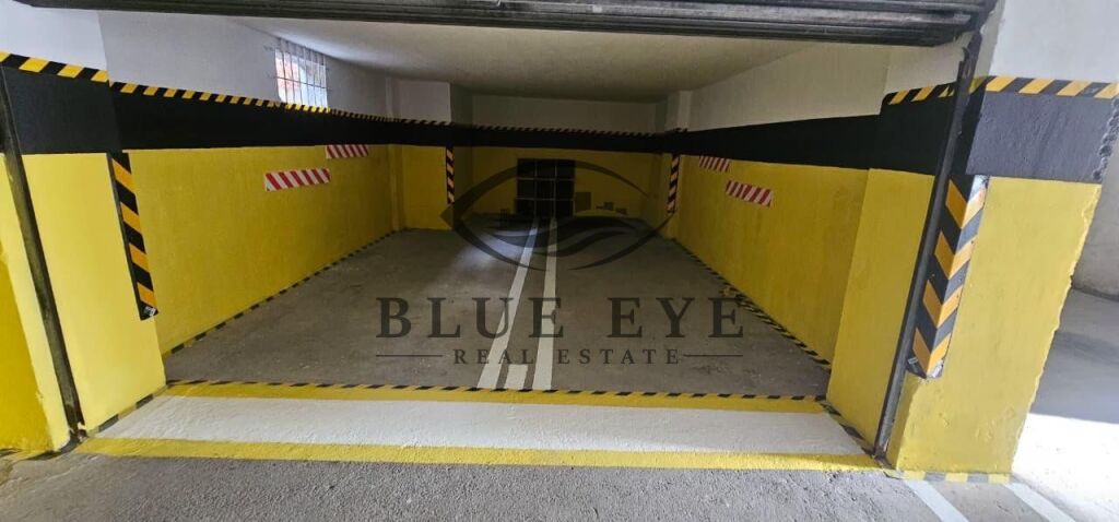 Garage for Sale in Neighborhood 4