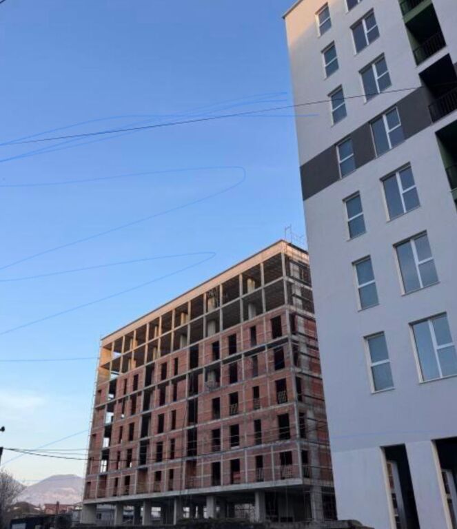 Apartament per shitje 2+1 te Tirana Entry 2