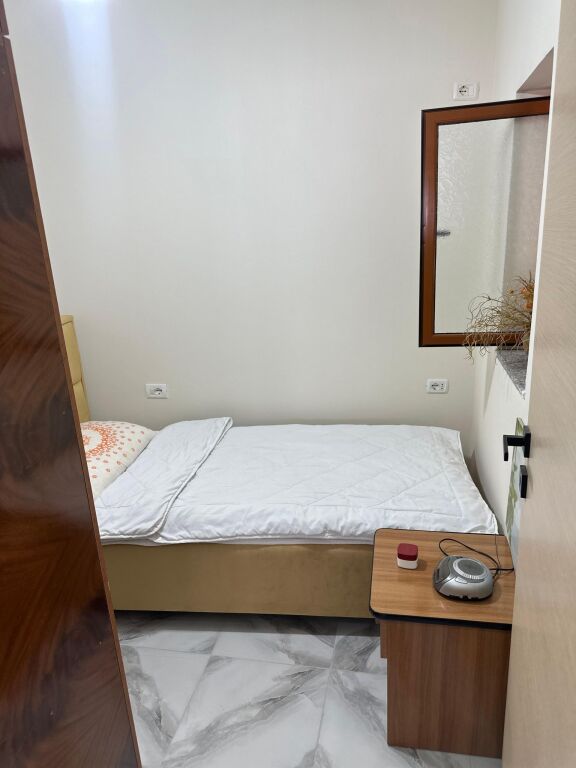 Qera | Shtëpi private 2 + 1 | Rruga Shefqet Kuka | 450 €/muaj