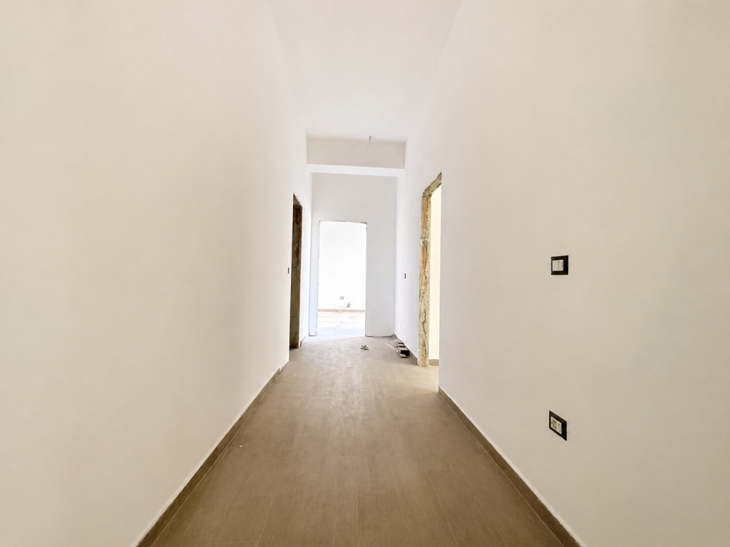 Shitet Apartament 3+1, 140 m² tek Square 21, Tiranë