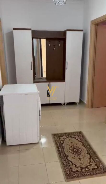 JEPET APARTAMENT 1+1 ME QIRA TE RRUGA E DIBRES 40.000 LEKE