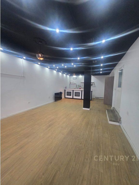 BUSINESS UNIT FOR SALE BUSINESS NEAR DURRES TRAIN STATION !!!