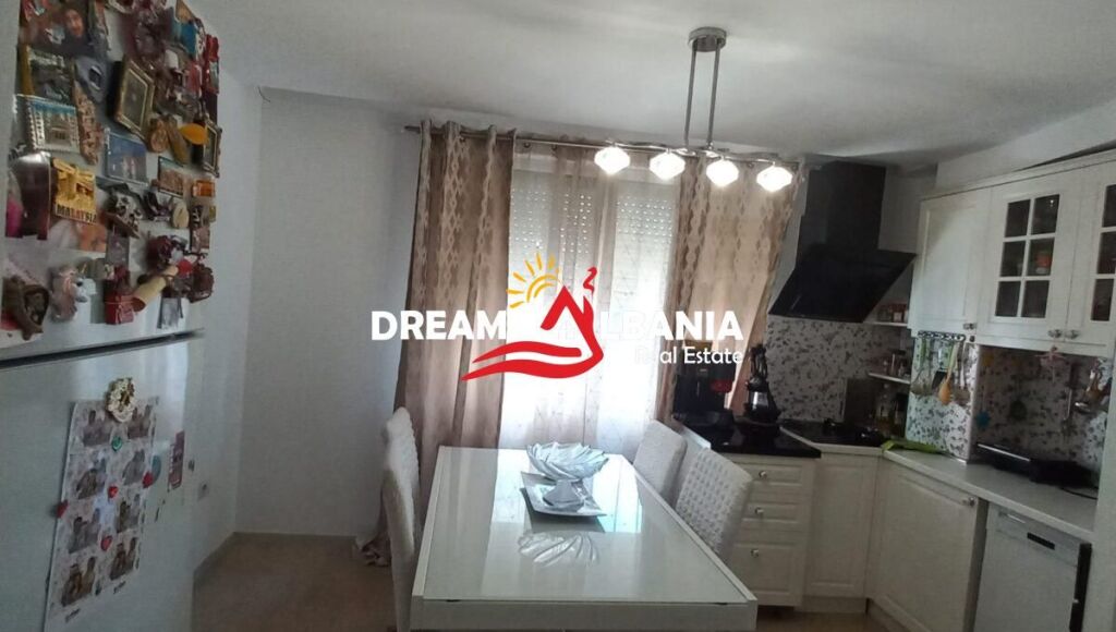 Shitet apartament 2+1 ne zonen e Xhamllikut prane Shkolles Niket Dardani (ID 4129574)