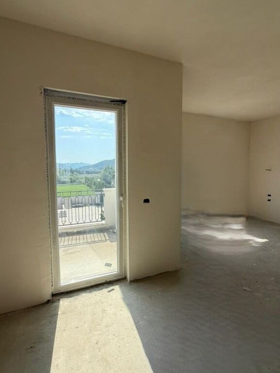Villa with swimming pool for sale rolling hills 2