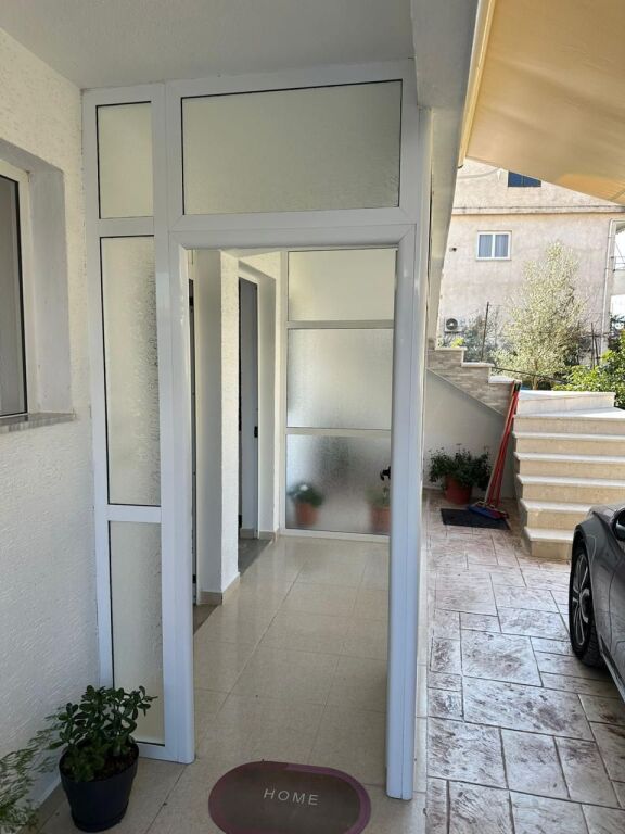 Affitto | Shtëpi private 1 + 1 | Ali Demi | 350 €/mese
