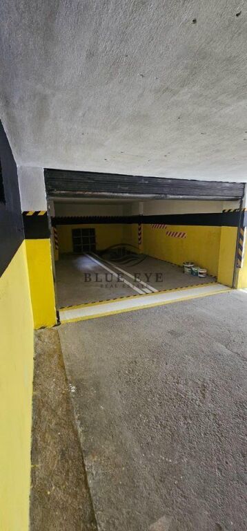 Garage for Sale in Neighborhood 4