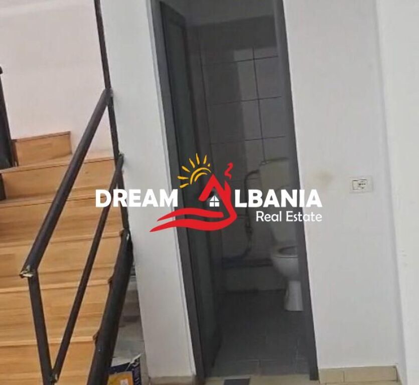 Jepet dyqan dyblex me qera ne rrugen Islam Alla, Tirane (ID 42711089)