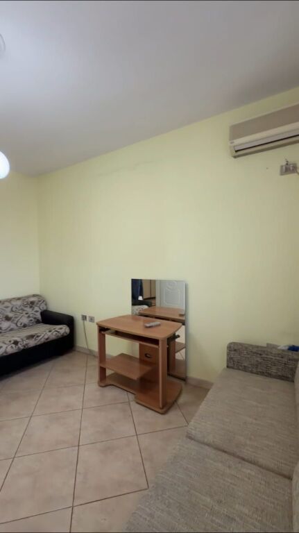 Shitet, Apartament 2+1, Pazari i Ri, Tiranë