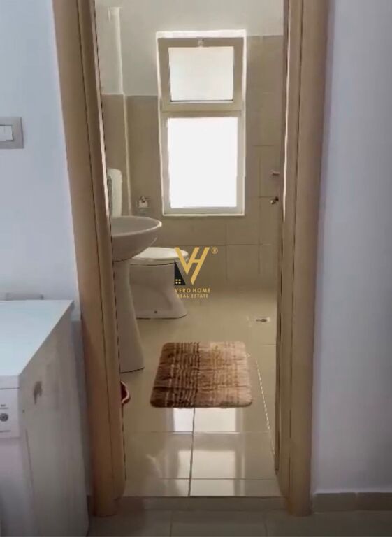 JEPET APARTAMENT 1+1 ME QIRA TE RRUGA E DIBRES 40.000 LEKE