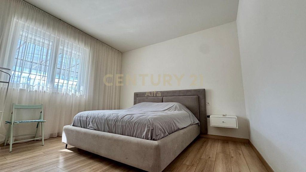 In vendita piano villa 2+1 con ingresso indipendente e cortile privato, Misto Mame!