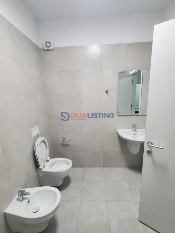 Affittiamo appartamento 2+1+2 con parcheggio presso Met Invest, Lago Secco.