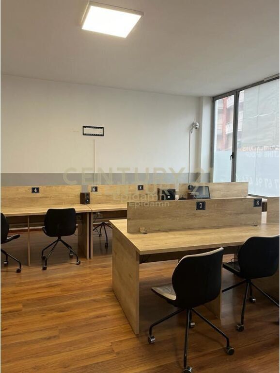 Locale Commerciale in Affitto a Kazazi, Durrës - 800€ | 160 m²