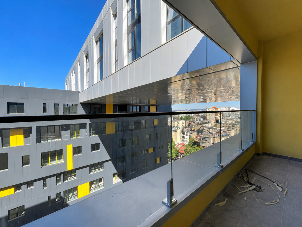 Shitet Apartament 3+1, 140 m² tek Square 21, Tiranë