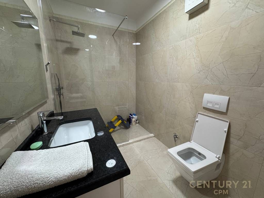 Apartament 2+1 + 2 poste parkimi me qira prane Bulevardit Zogu 1! smart143211