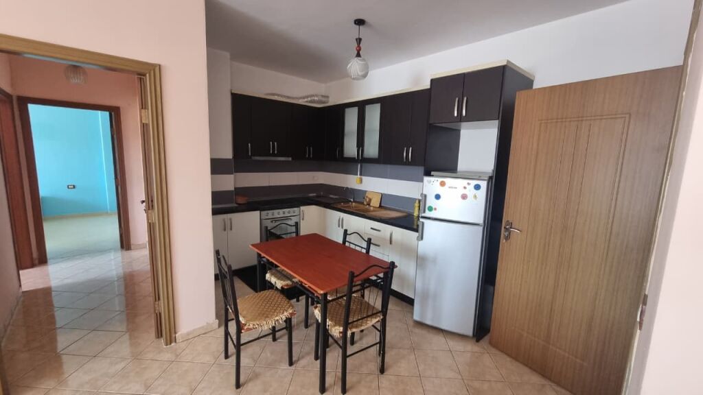APARTAMENT 2+1 +2 TUALETE ME QERA NE YZBERISHT