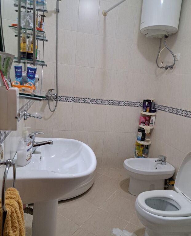 Shitje | Apartament 2 + 1 | Komuna e Parisit | 180000 €
