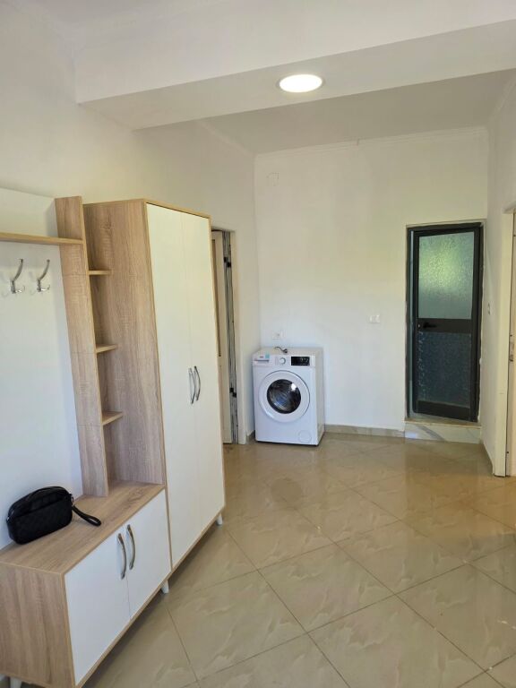 Private house for rent United School !