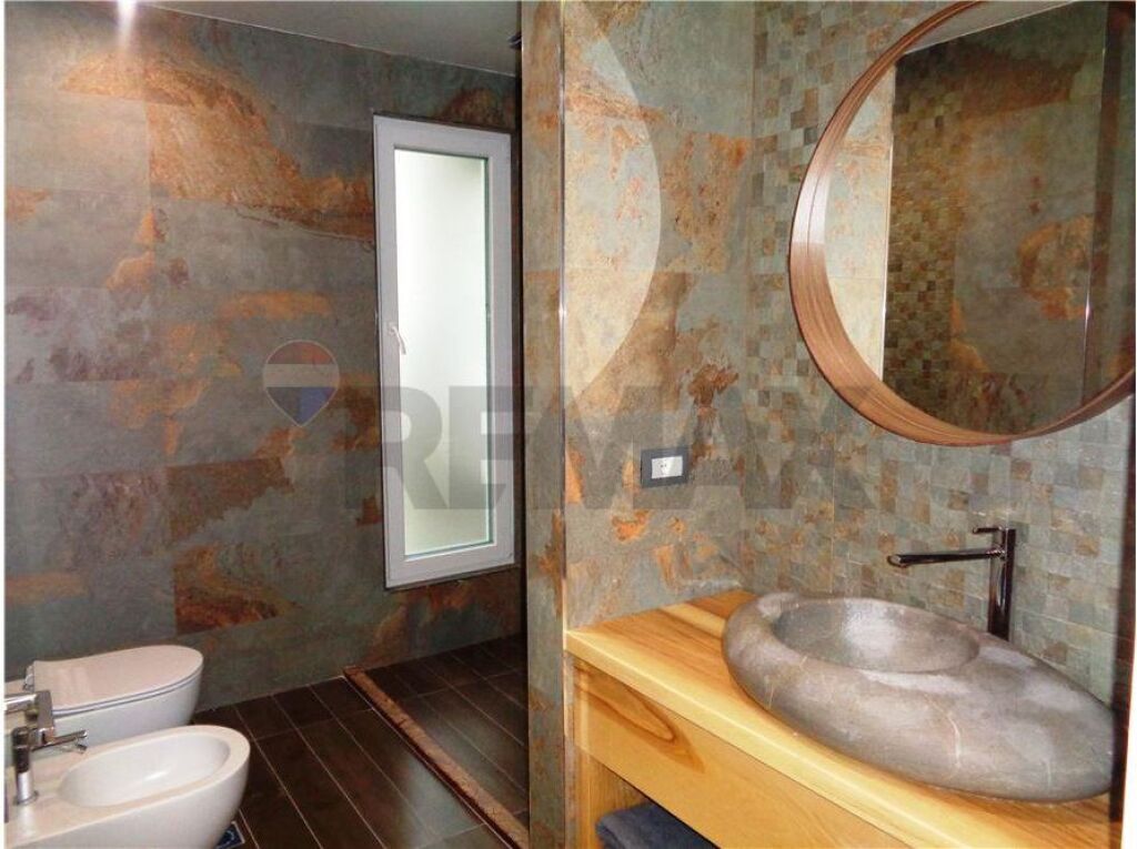 SHITET SUPER APARTAMENT 3+1 TEK KODRA E DIELLIT 2