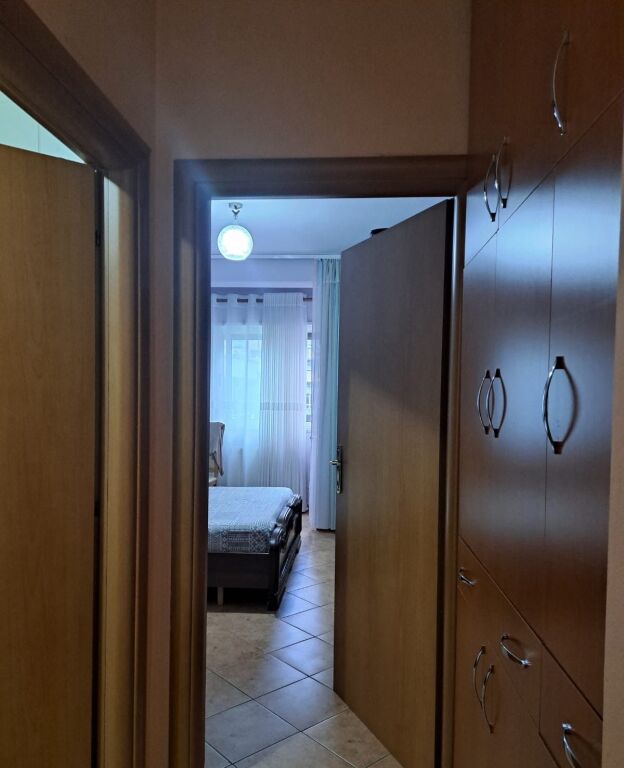 Shitje | Apartament 2 + 1 | Komuna e Parisit | 180000 €