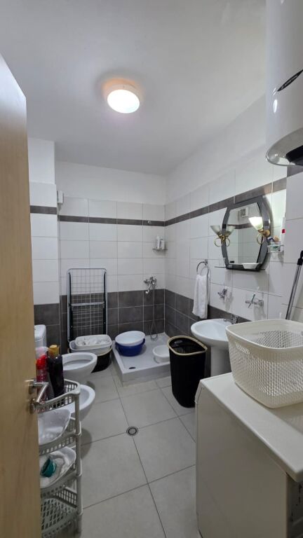 Shitet apartament 2+1, Misto Mame