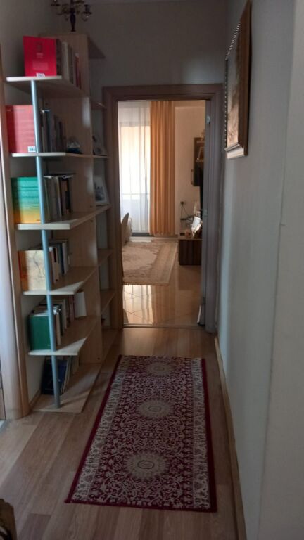 Shitet apartament 2+1 te Bulevardi Zogu I për 195 000 €