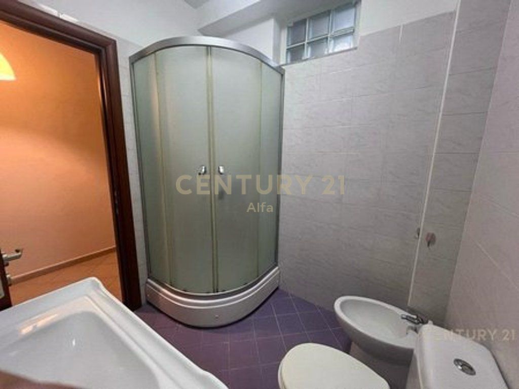 Affittasi appartamento 2+1 a Kodra e Diellit! 500 € /Mese