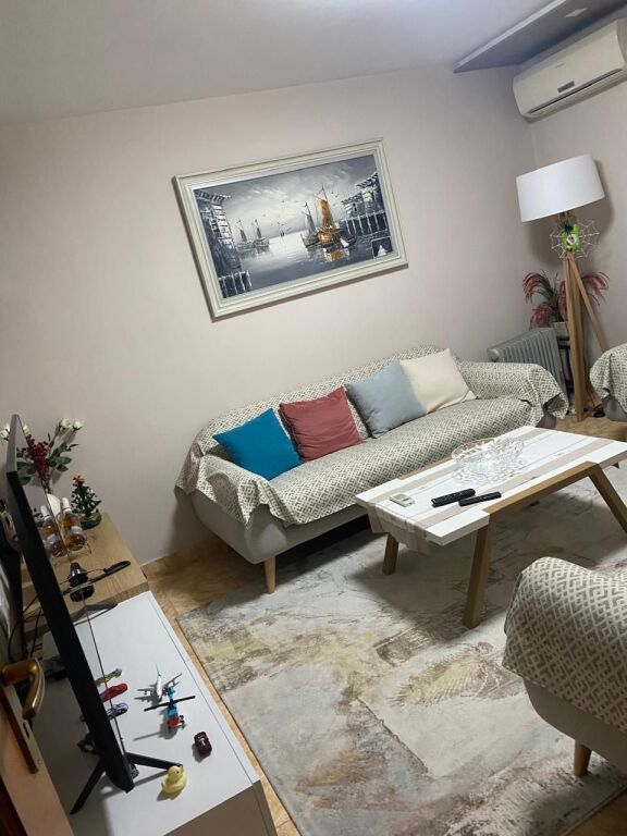 Apartament 2+1 per shitje Kombinat !