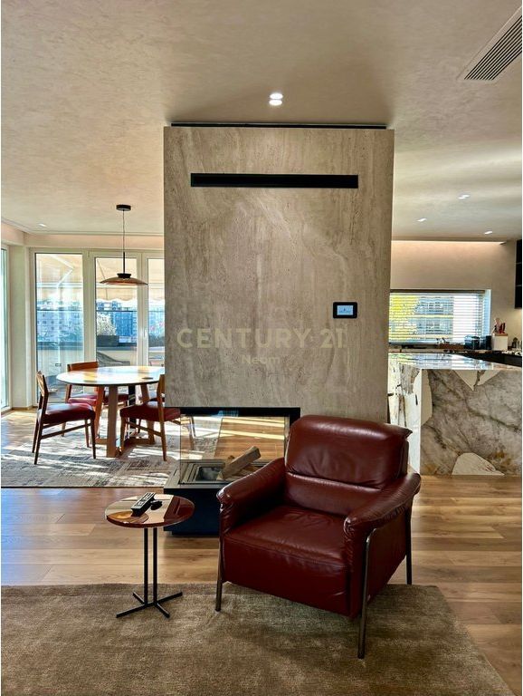 UNIQUE PENTHOUSE FOR SALE IN THE HEART OF THE FORMER BLOCK Exclusive Penthouse – A New Standard of Luxury Living!