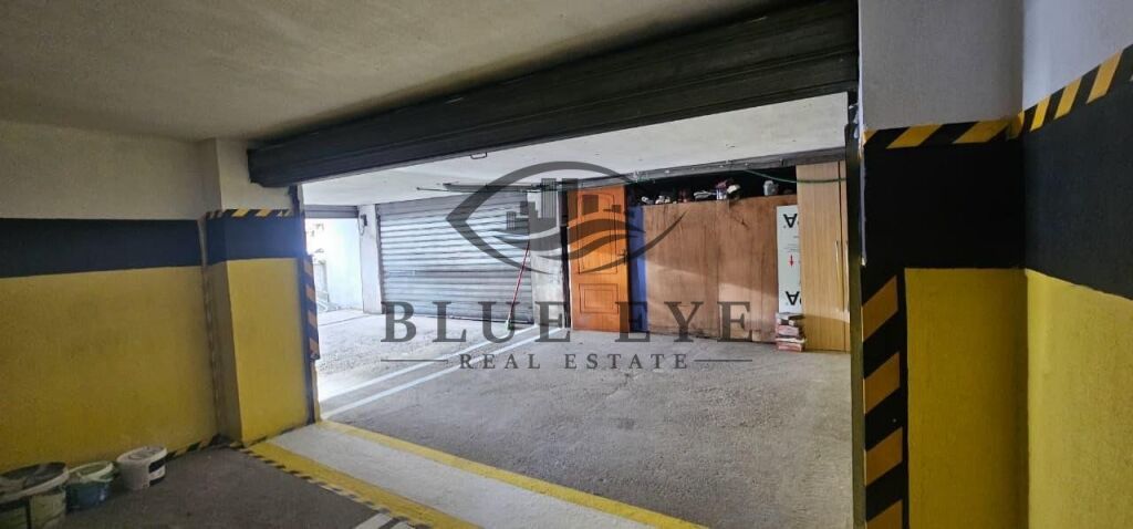 Garage for Sale in Neighborhood 4