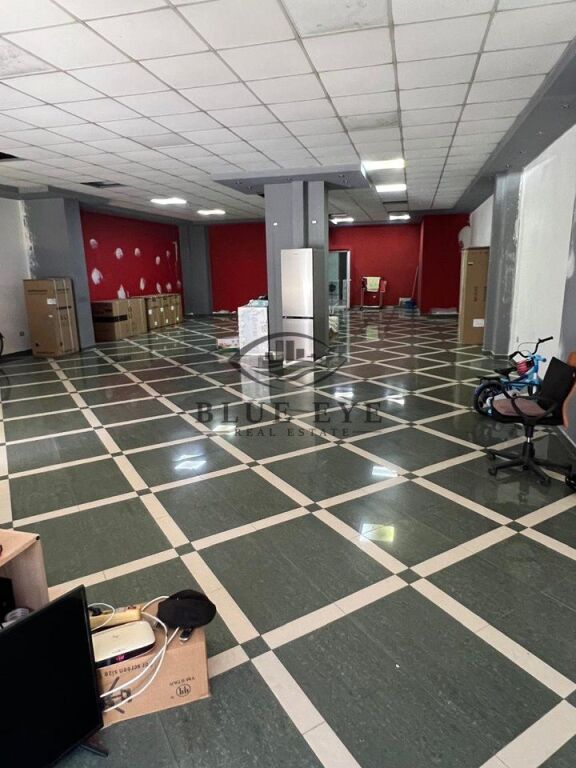 Ambient Biznesi me Qira pranë Stacionit të Trenit