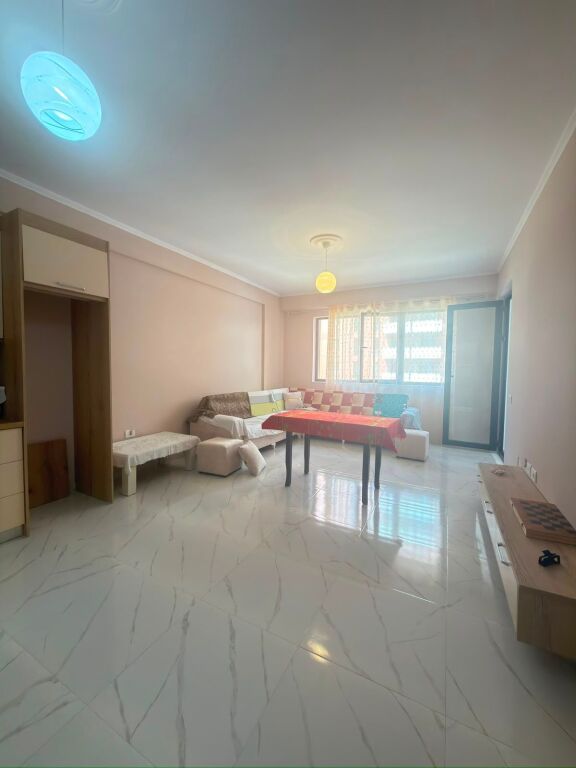 Jepet me qira 2+1+1 Urban Gate Astir 500 mije leke