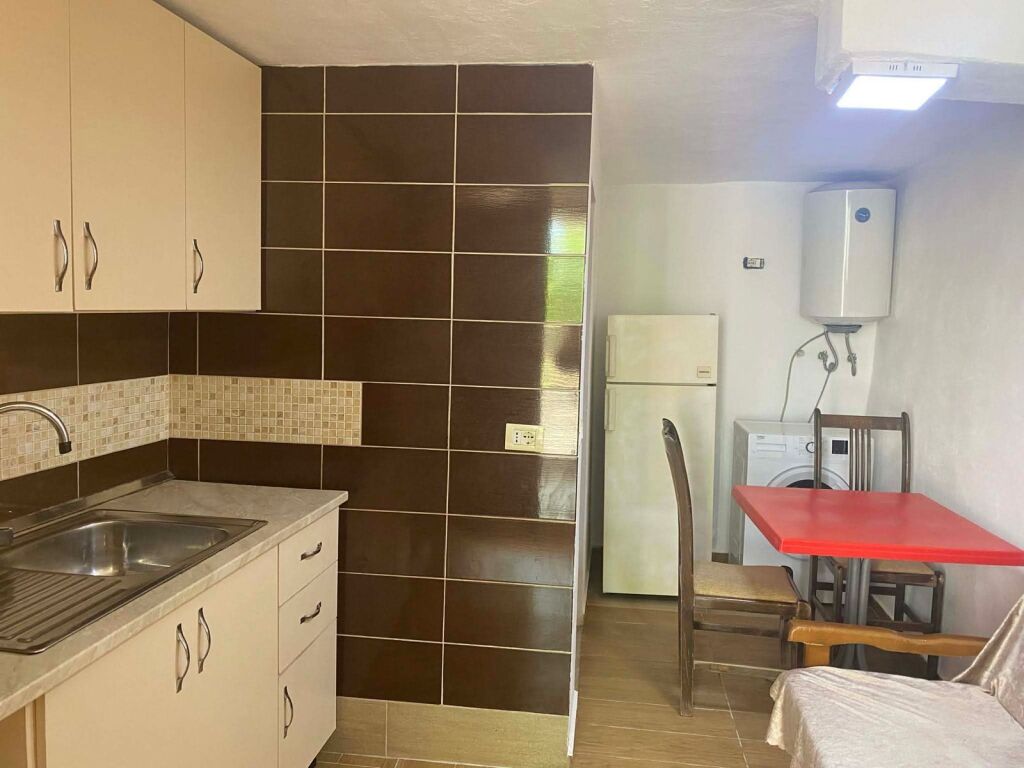 🏡 Jepet Garsioniere me Qera mbi Fushen Ali Demit, Tiranë