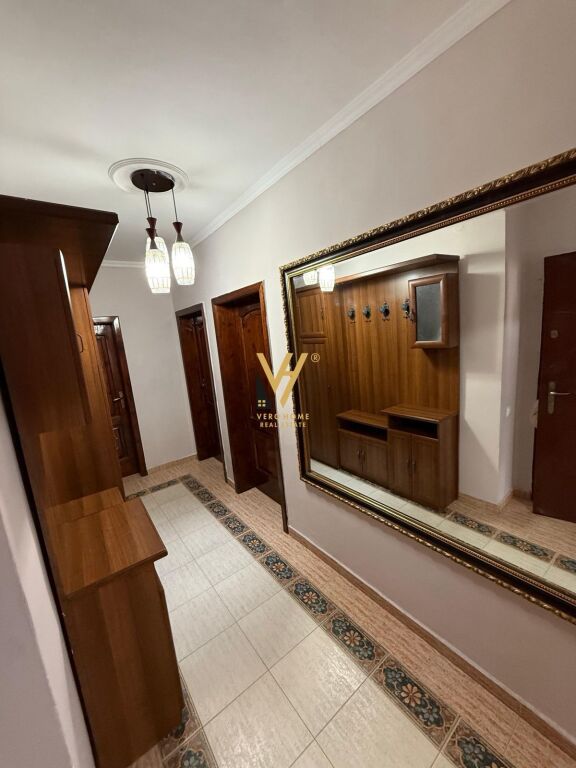 JEPET APARTAMENT 2+1+BLK ME QERA TEK XHAMIA E TABAKVE 55.000 LEKE
