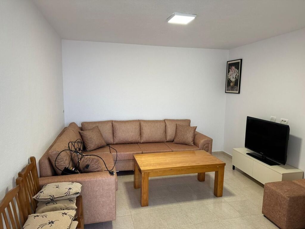 Qera, Shtepi private, Apartament 1+1