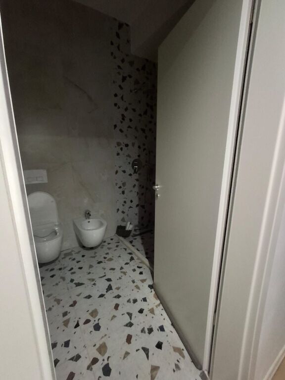 Affittasi appartamento 1+1+Posto Auto a Mangalem 21