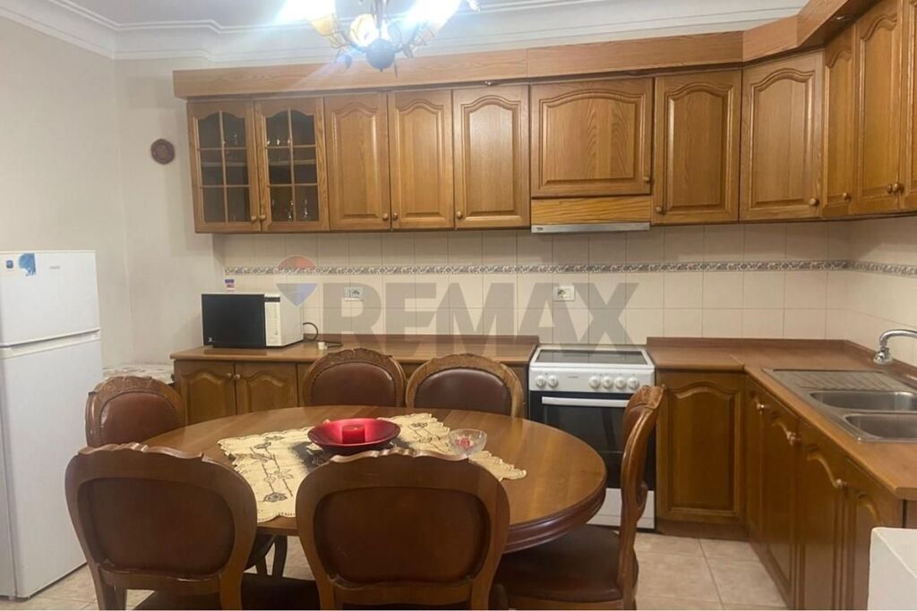 APARTAMENT PER SHITJE 3+1 TEK KOMUNA E PARISIT