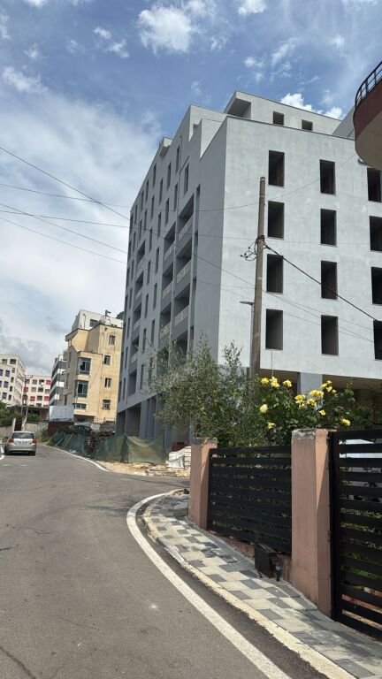 SHITET APARTAMENT 1+1 - ISH TREGU ELEKTRIK , TIRANE
