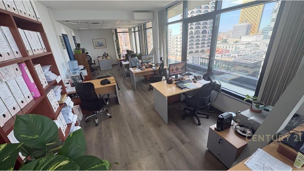 UFFICIO IN AFFITTO IN CENTRO, ALL'INTERNO DI UNA TORRE COMMERCIALE