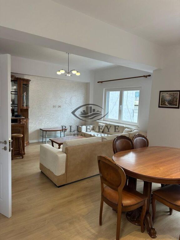 Apartament 2+1+2 për Shitje pranë Markatës