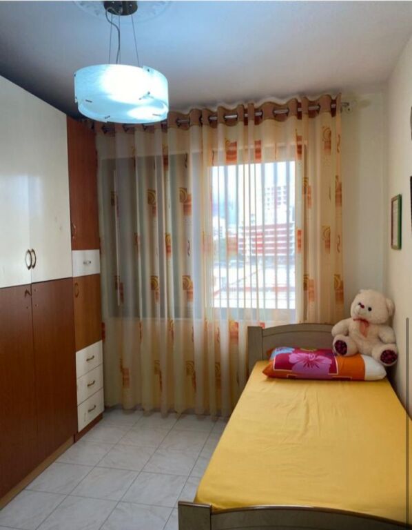 Qera | Apartament 2 + 1 | Rruga Ferit Xhajko | 500 €/muaj